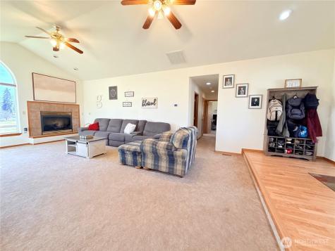 82 Epley Road Omak WA 98841