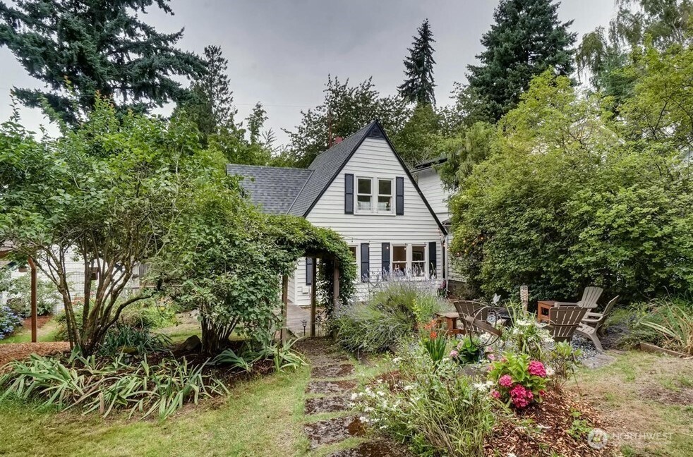 10741 Palatine Avenue N Seattle WA 98133