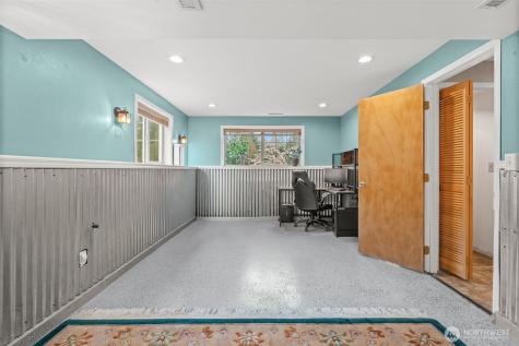 1030 Hillandale Drive E Port Orchard WA 98366
