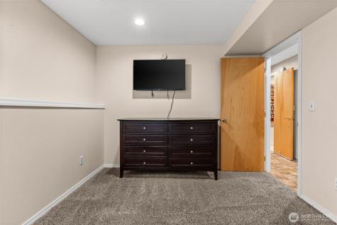 1030 Hillandale Drive E Port Orchard WA 98366