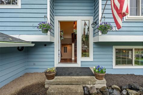 1030 Hillandale Drive E Port Orchard WA 98366