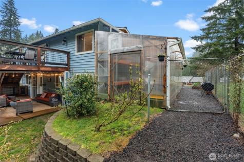 1030 Hillandale Drive E Port Orchard WA 98366