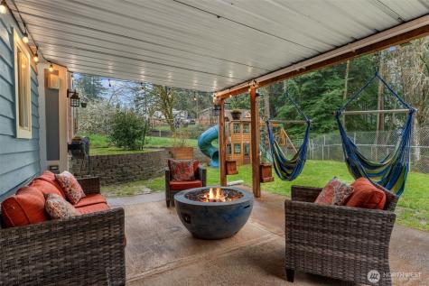 1030 Hillandale Drive E Port Orchard WA 98366