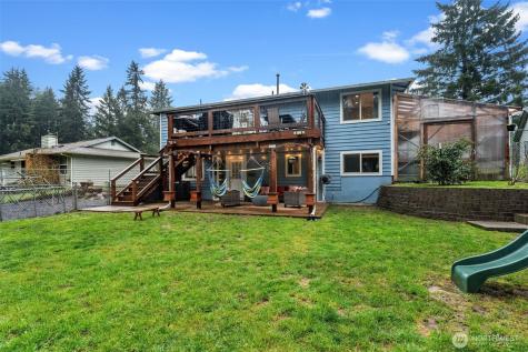 1030 Hillandale Drive E Port Orchard WA 98366