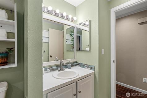 1030 Hillandale Drive E Port Orchard WA 98366