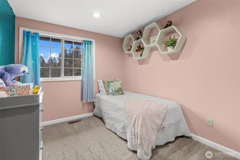 1030 Hillandale Drive E Port Orchard WA 98366