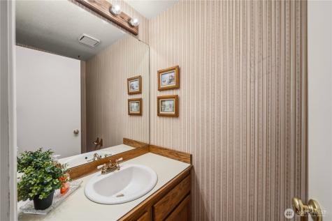 3811 S 255th Place Kent WA 98032