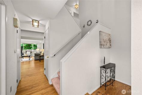 3811 S 255th Place Kent WA 98032