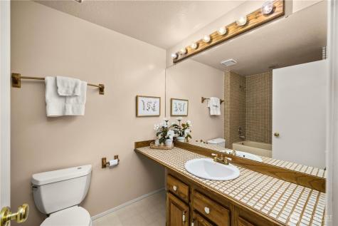 3811 S 255th Place Kent WA 98032