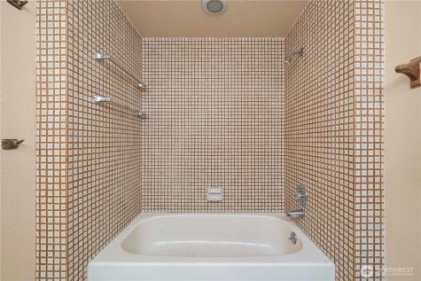 3811 S 255th Place Kent WA 98032