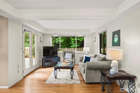 3811 S 255th Place Kent WA 98032