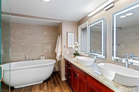 5525 Highland Drive Bellevue WA 98006