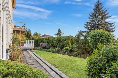 5525 Highland Drive Bellevue WA 98006
