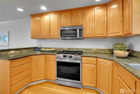 815 2nd Avenue N Seattle WA 98109