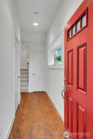 815 2nd Avenue N Seattle WA 98109