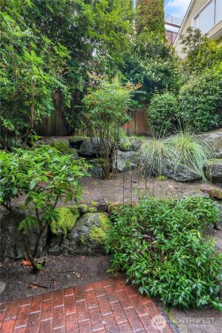 815 2nd Avenue N Seattle WA 98109
