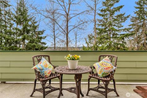 10518 157th Avenue NE Redmond WA 98052