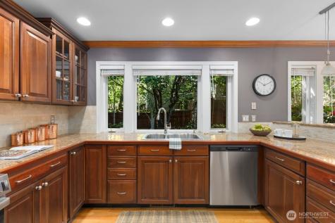9925 SE 5th Street Bellevue WA 98004