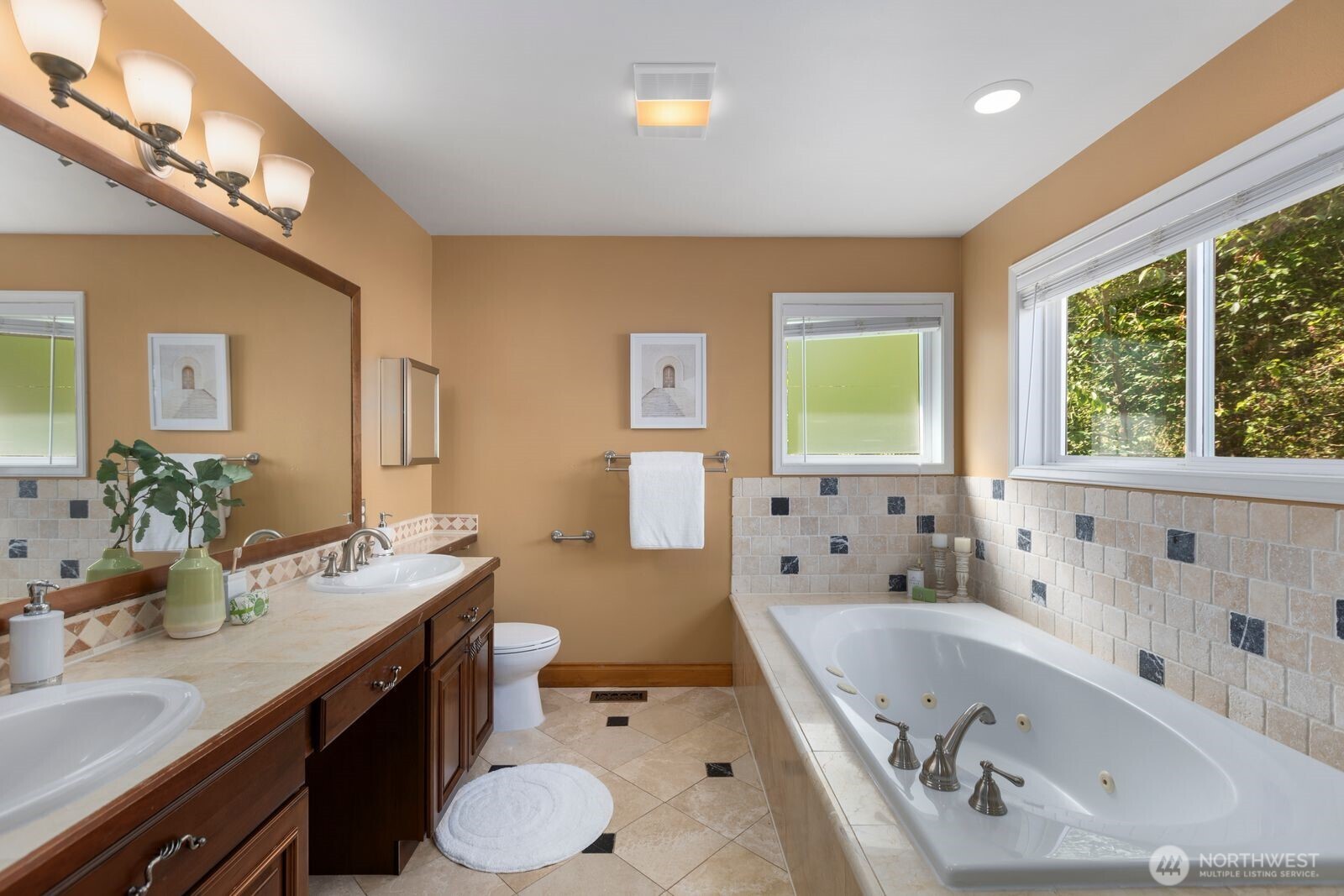 9925 SE 5th Street Bellevue WA 98004