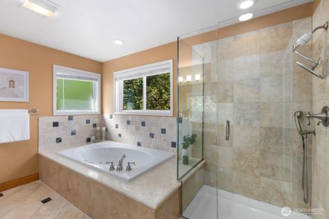 9925 SE 5th Street Bellevue WA 98004