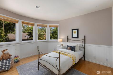 9925 SE 5th Street Bellevue WA 98004