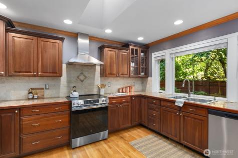 9925 SE 5th Street Bellevue WA 98004