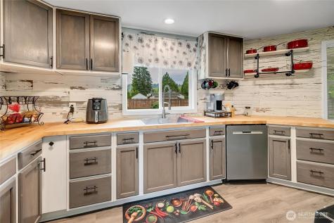 5617 322nd Avenue NE Carnation WA 98014