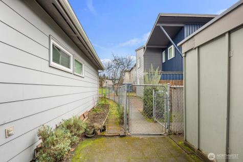 9452 25th Avenue SW Seattle WA 98106