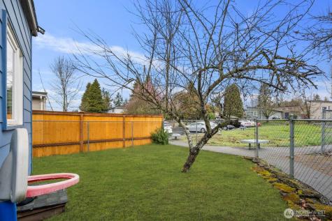 9452 25th Avenue SW Seattle WA 98106
