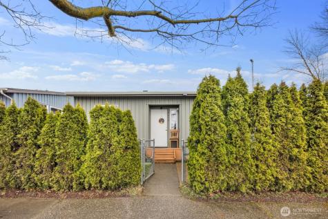 9452 25th Avenue SW Seattle WA 98106
