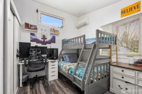 9452 25th Avenue SW Seattle WA 98106