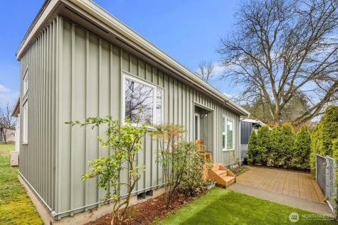 9452 25th Avenue SW Seattle WA 98106
