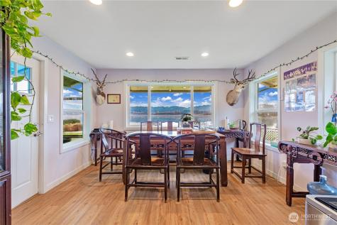 5104 NW Sammamish Road Issaquah WA 98027