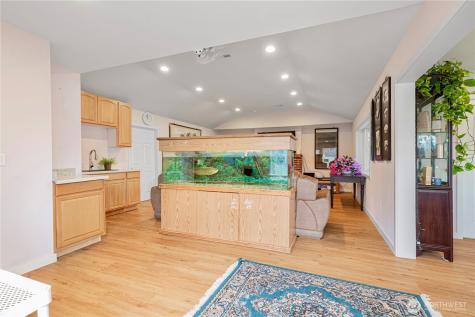 5104 NW Sammamish Road Issaquah WA 98027