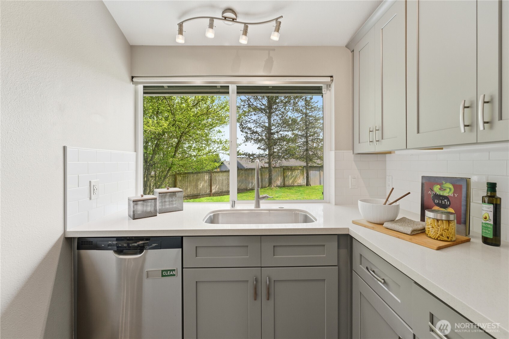 212 76th Place SW Everett WA 98203