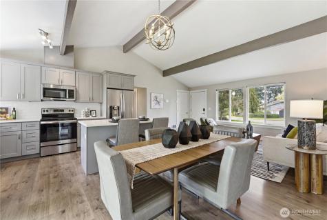 212 76th Place SW Everett WA 98203