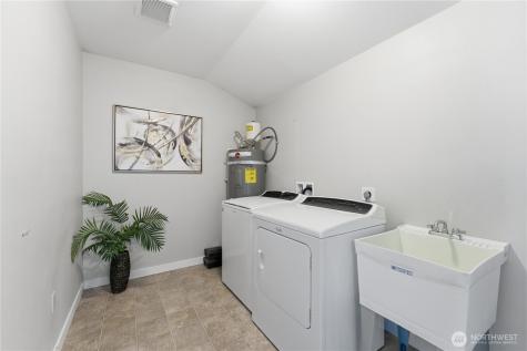 212 76th Place SW Everett WA 98203