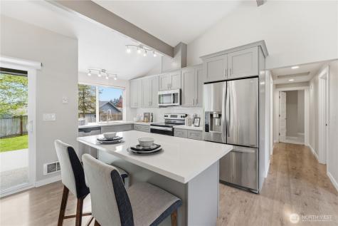 212 76th Place SW Everett WA 98203
