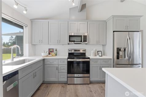 212 76th Place SW Everett WA 98203