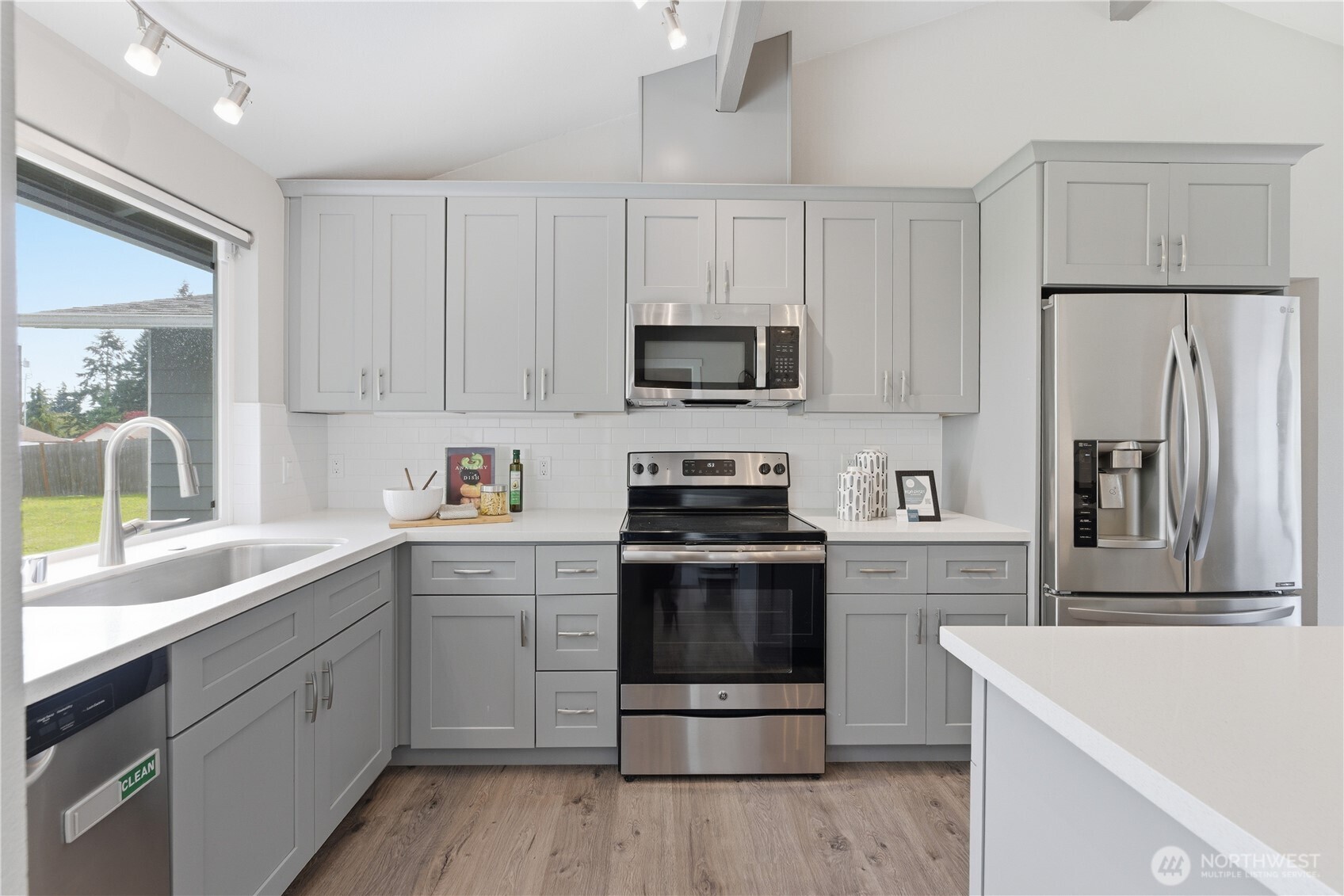 212 76th Place SW Everett WA 98203