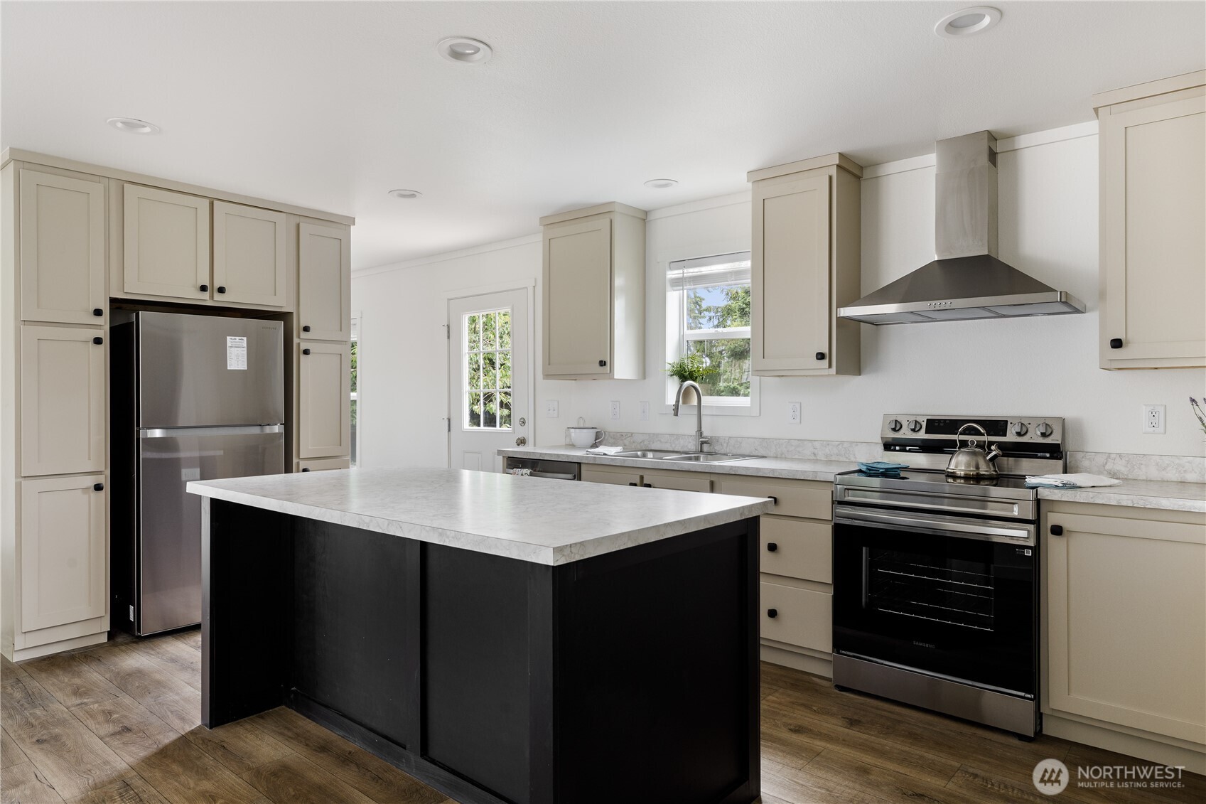 4359 Childrens Avenue Oak Harbor WA 98277