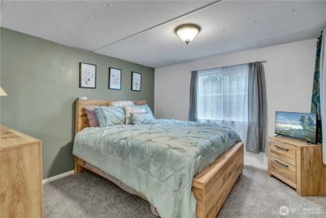 725 37th Street SE Auburn WA 98002