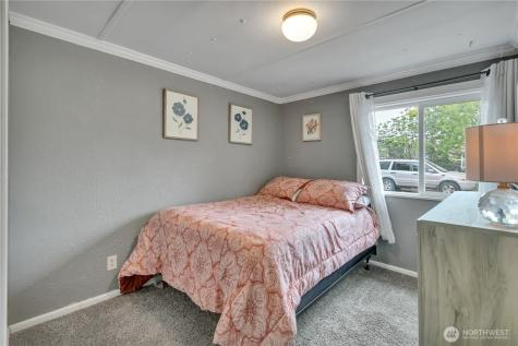 725 37th Street SE Auburn WA 98002