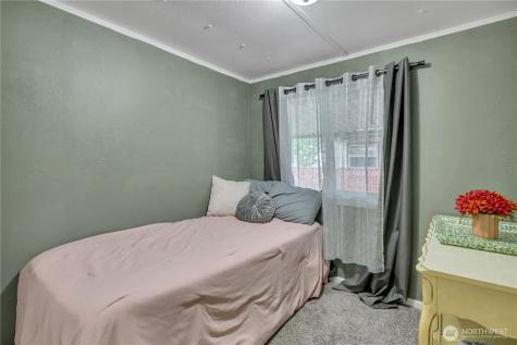 725 37th Street SE Auburn WA 98002