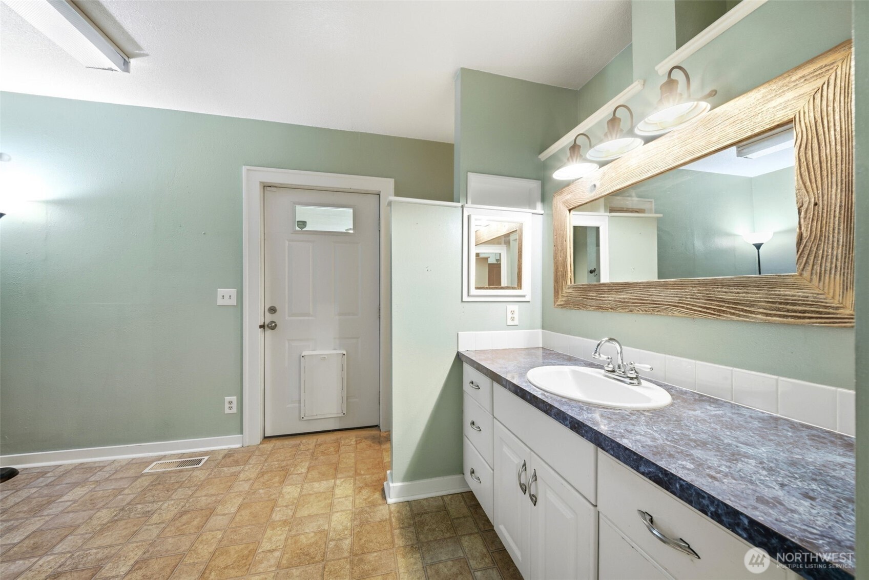 3083 Pine Street Longview WA 98632