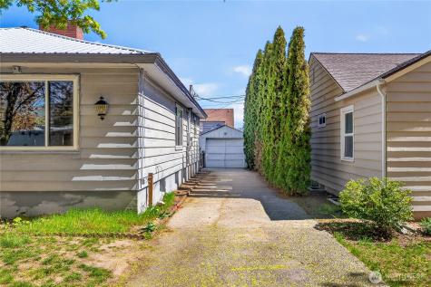 405 Pioneer Drive Wenatchee WA 98801