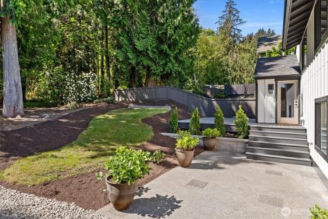 2425 NW Oakcrest Drive Issaquah WA 98027