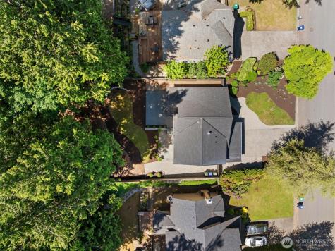 2425 NW Oakcrest Drive Issaquah WA 98027