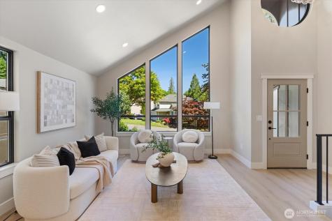 2425 NW Oakcrest Drive Issaquah WA 98027