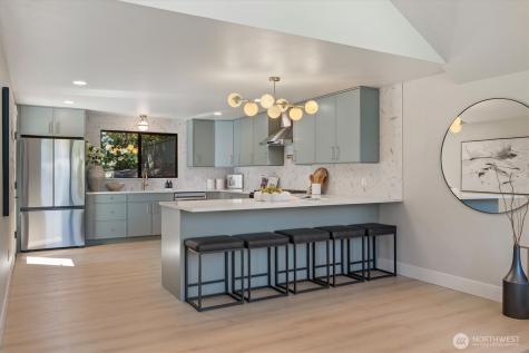 2425 NW Oakcrest Drive Issaquah WA 98027